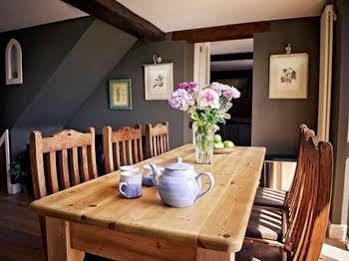 Crossroads Farm - Queen Anne'S Stable Box (Wiltshire) Exterior foto